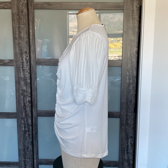 Cable and Gauge puff sleeved white blouse.Ruched front with slit neck & hook. M - Picture 2 of 16